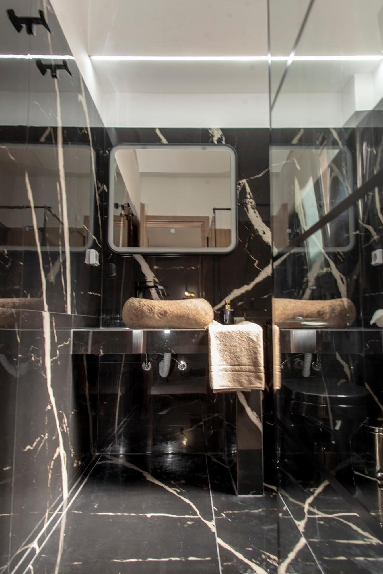 Apartment αthens Black & White Escape Athens